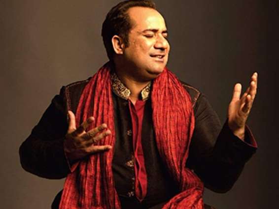 Rahat Fateh Ali Khan wins fans’ hearts by singing 'Mere Paas Tum Ho' in Manchester