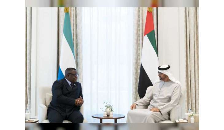 محمد بن زايد يستقبل رئيس سيراليون