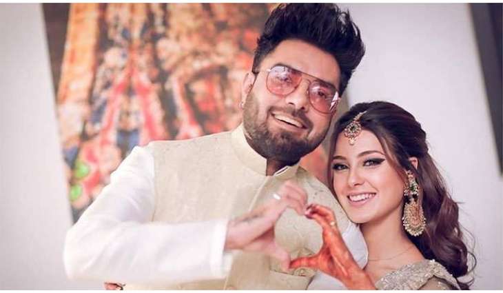 Iqra Aziz, Yasir off to Dubai for something exciting