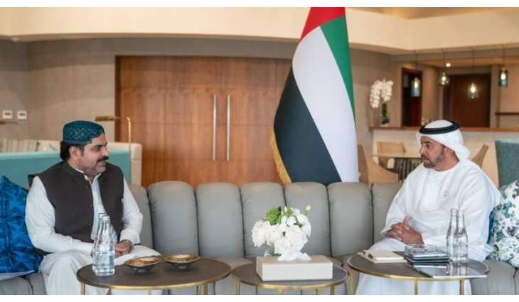 وزیر البلدیات فی حکومة اقلیم السند یجتمع بممثل الحاکم فی منطقة الظفرة بالامارات