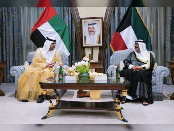 Maktoum bin Mohammed meets with Kuwait Crown Prince at Middle East Green Initiative Summit