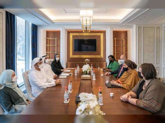 محمد القرقاوي يبحث مع نائبة أمين عام الأمم المتحدة تعزيز الشراكة بين حكومة الإمارات والمنظمة الأممية