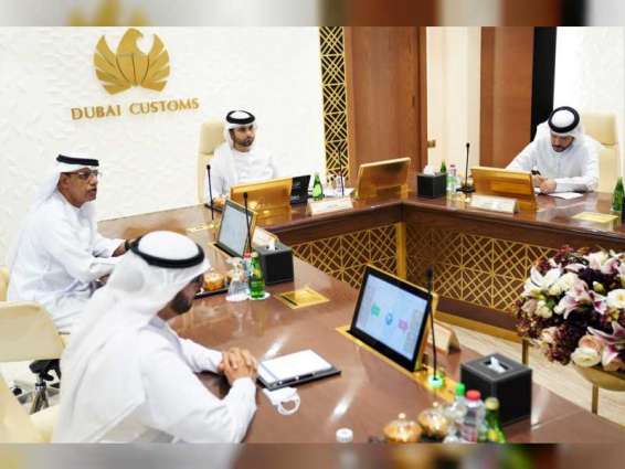 Mansoor bin Mohammed visits Dubai Customs to review its efforts in securing border crossing points