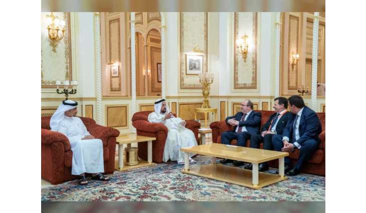 حاكم الشارقة يستقبل وزير الثقافة الإسباني