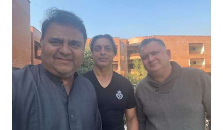 Spat between Shoaib Akhtar, Dr. Nauman Niaz comes to an end