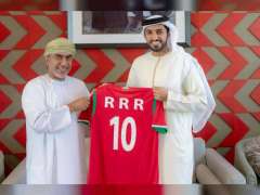 راشد بن حميد يبحث تعزيز التعاون المشترك مع رئيس الاتحاد العماني لكرة القدم