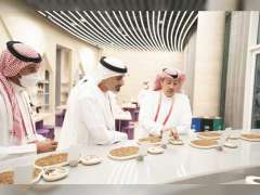 خالد بن محمد بن زايد يزور جناحي السعودية و سلطنة عمان بـ "إكسبو 2020 دبي"