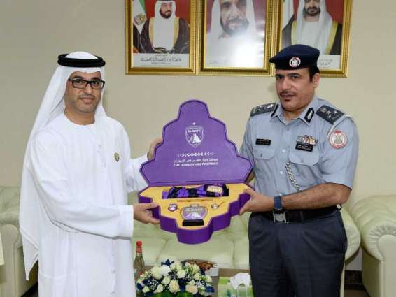 "الزعيم العيناوي" يثمن جهود شرطة أبوظبي في تقديم خدمات دولية مميزة