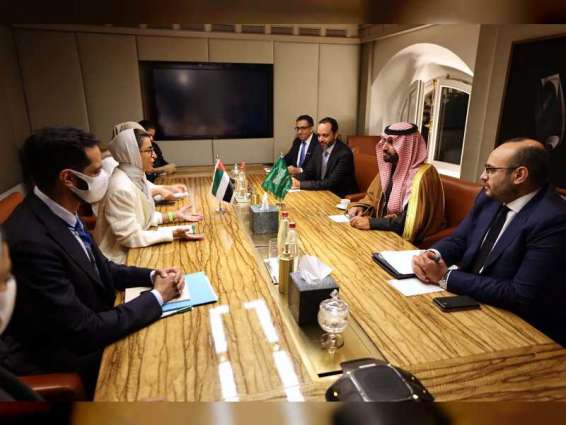 نورة الكعبي تلتقي في باريس الأمير بدر بن عبدالله وزير الثقافة السعودي