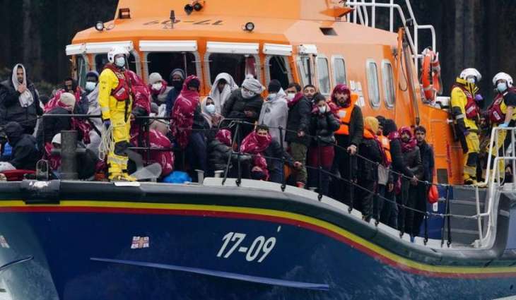 UK Offers France to Work Together to Prevent Migrant Channel Crossing - Home Minister