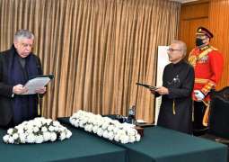 Senator Shaukat Tarin takes oath as Federal Minister