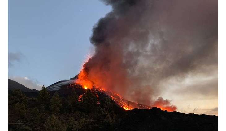 Erupting Volcano Jolted La Palma Record 376 Times on Tuesday - Institute