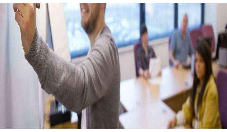 ایقاف أستاذ عن العمل بتھمة بالاسلاموفوبیا فی فرانسا
