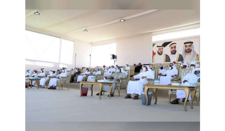 فارس المزروعي يتفقد موقع مزاينة الإبل ومسابقة المحالب في الذيد