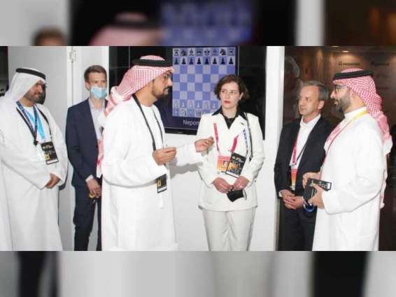 سلطان بن خليفة بن شخبوط يلتقي وزير الرياضة البحريني