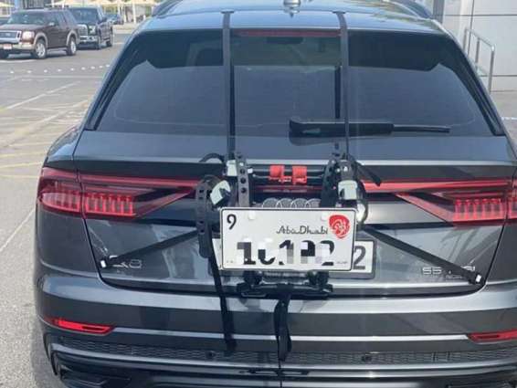 شرطة أبوظبي تسمح بـ "لوحة أرقام إضافية" لقاعدة حمل الدراجات الهوائية