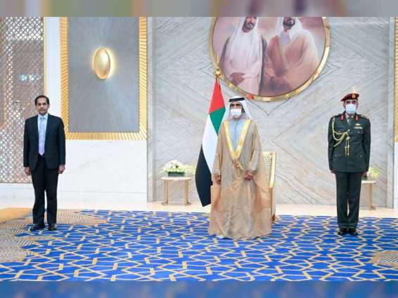 Mohammed bin Rashid receives credentials of new ambassadors