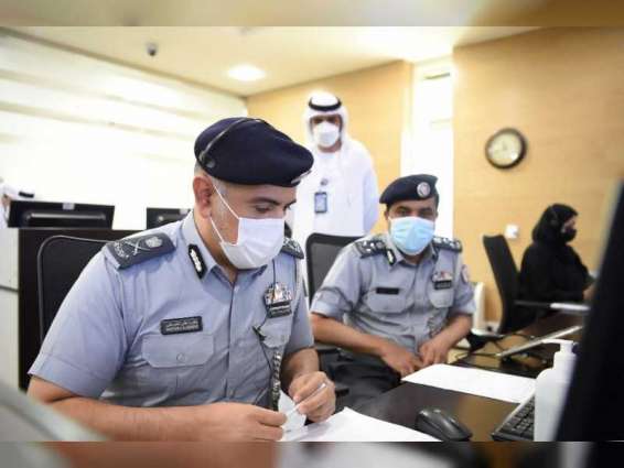 مدير عام شرطة أبوظبي يستقبل مكالمات الجمهور "بخدمة أمان"