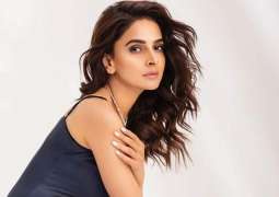 Saba Qamar moves away from online marriage proposal after breakup with Azeem Khan