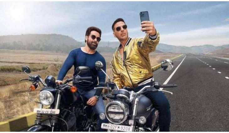 Akshay, Emraan Hashmi stun fans with killer moves dance
