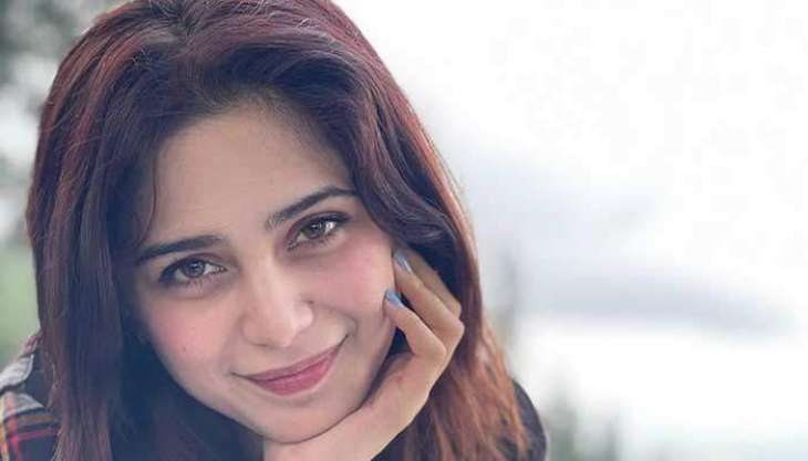 Aima Baig in hot waters after FBR issued notice to her over non-payment of tax