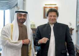 رئیس الوزراء عمران خان یجری اتصالا ھاتفیا مع محمد بن زاید آل نھیال