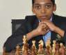طفل ھندي یھزم بطل العالم خمسة مرات فی مباراة الشطرنج