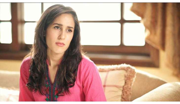Mira Sethi stuns fans with her new look