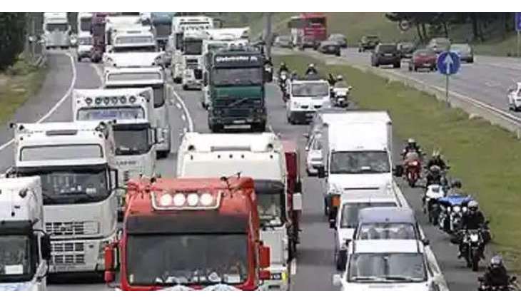 Barcelona Truck Drivers Block Freeway to Protest Rising Fuel Prices Again - Reports
