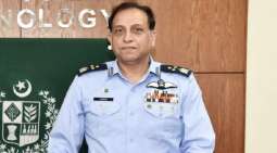 قائد القوات الجویة الفریق أول طیار ظھیر أحمد بابر یستقبل رئیس الحرس الوطني البحریني