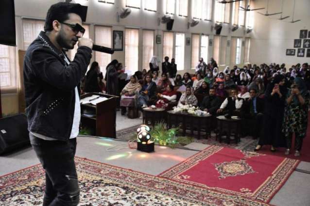 Singer Shahroz Khan Judges the Singing Contest –Students of Islamabad Participate