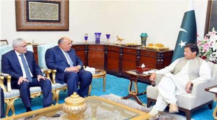 رئیس وزراء باکستان عمران خان یستقبل وزیر خارجیة مصر