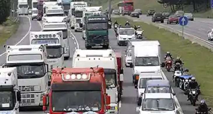 Transport Workers Once Again Block Freeway in Barcelona to Protest Fuel Prices - Reports