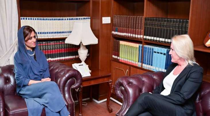 وزیر الدولة للشوٴون الخارجیة تستقبل القائم بأعمال السفارة الأمریکیة فی اسلام آباد