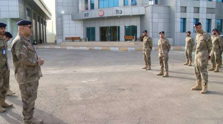 مدراء قطاعات شرطة  أبوظبي يهنئون المناوبين بعيد الفطر المبارك