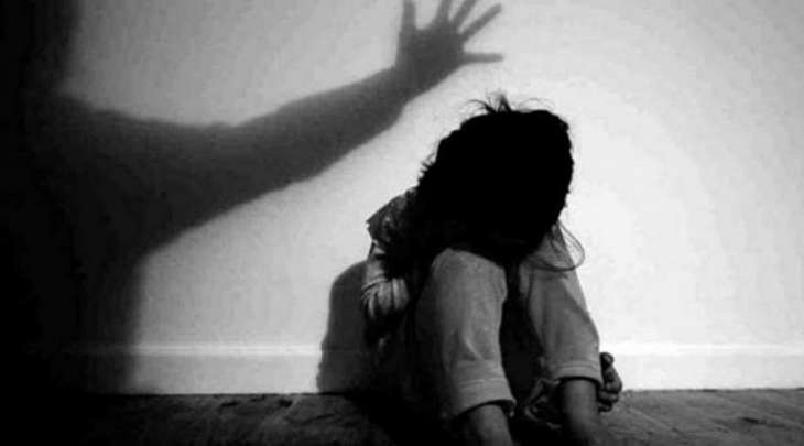 طفلة مغربیة تبلغ من عمرھا 12 عاما تتعرض للاغتصاب علی ید ثلاثة أشخاص