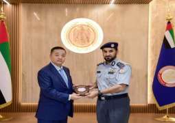 قائد عام شرطة أبوظبي يلتقي سفير منغوليا