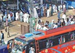 Government bans old buses in Karachi