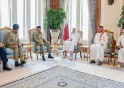 أمیر دولة قطر یستقبل قائد الجیش الباکستاني الجنرال قمرجاوید