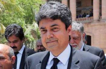 Farogh Naseem rejects Fawad Chaudhar's claim of giving plots to judges
