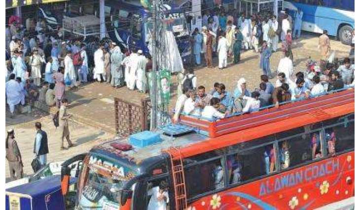 Government bans old buses in Karachi