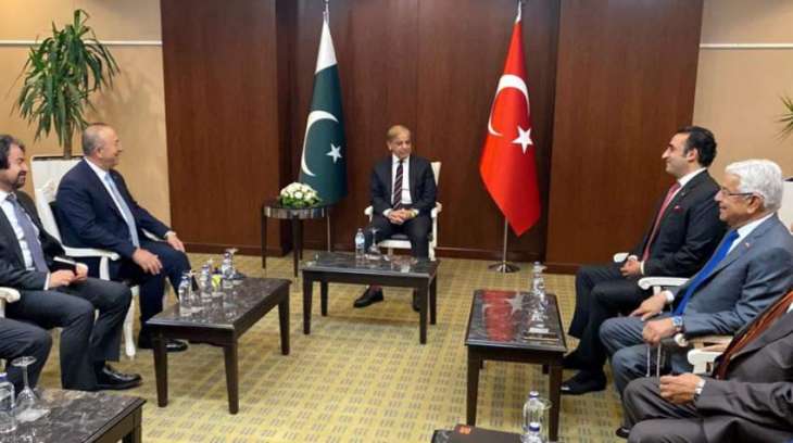 PM underscores importance of increasing bilateral trade between Pakistan, Turkey