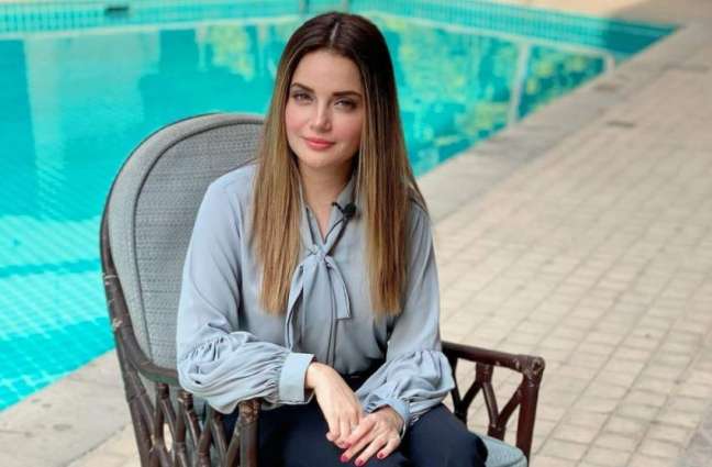 Armeena Khan opens up about no-confidence-motion against PM Johnson