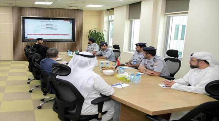 وفد بلدية الظفرة يزور مركز الاستراتيجية في شرطة أبوظبي