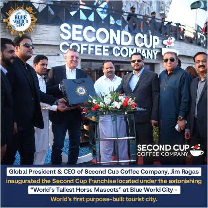 President & CEO of Second Cup Coffee Company, Jim Ragas came to inaugurate the franchise of Second Cup located under the astonishing “World’s Tallest Horse Mascots” at Blue World City