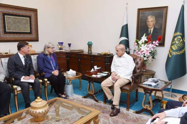 Canadian High Commissioner calls on the Prime Minister