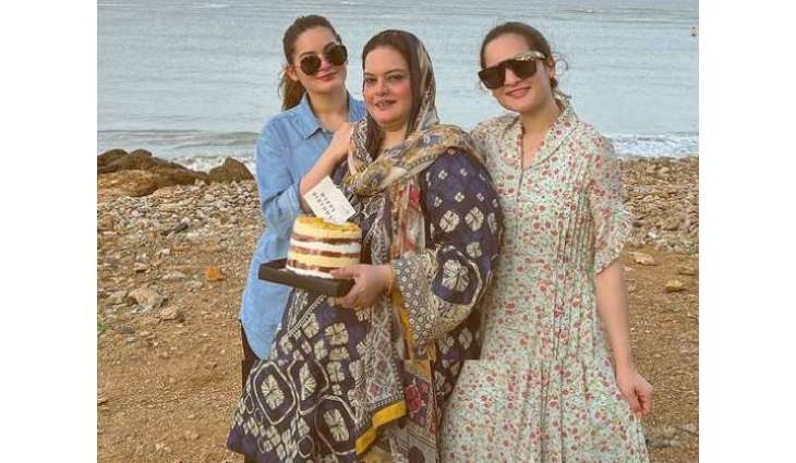 Minal, Aiman celebrate mother’s birthday
