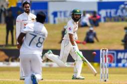 Sri Lankan spinners give tough time to Pakistani players in 2nd Test match