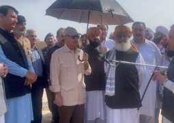 PM visits Tank to review relief, rehabilitation work in flood-affected areas