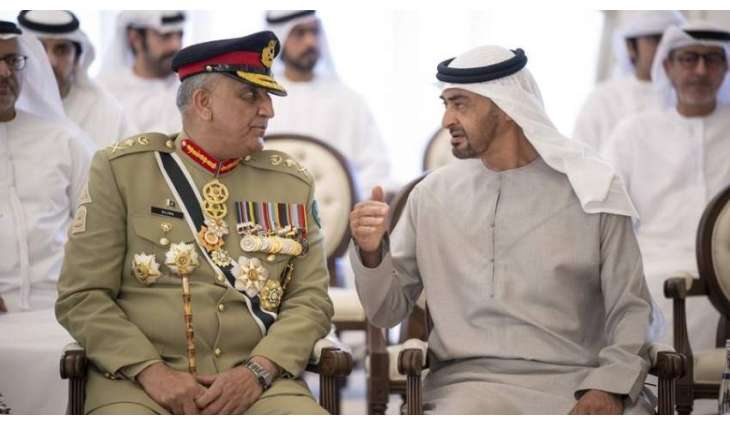 رئیس أرکان الجیش الباکستاني یجتمع برئیس دولة الامارات الشیخ محمد بن زاید آل نھیان